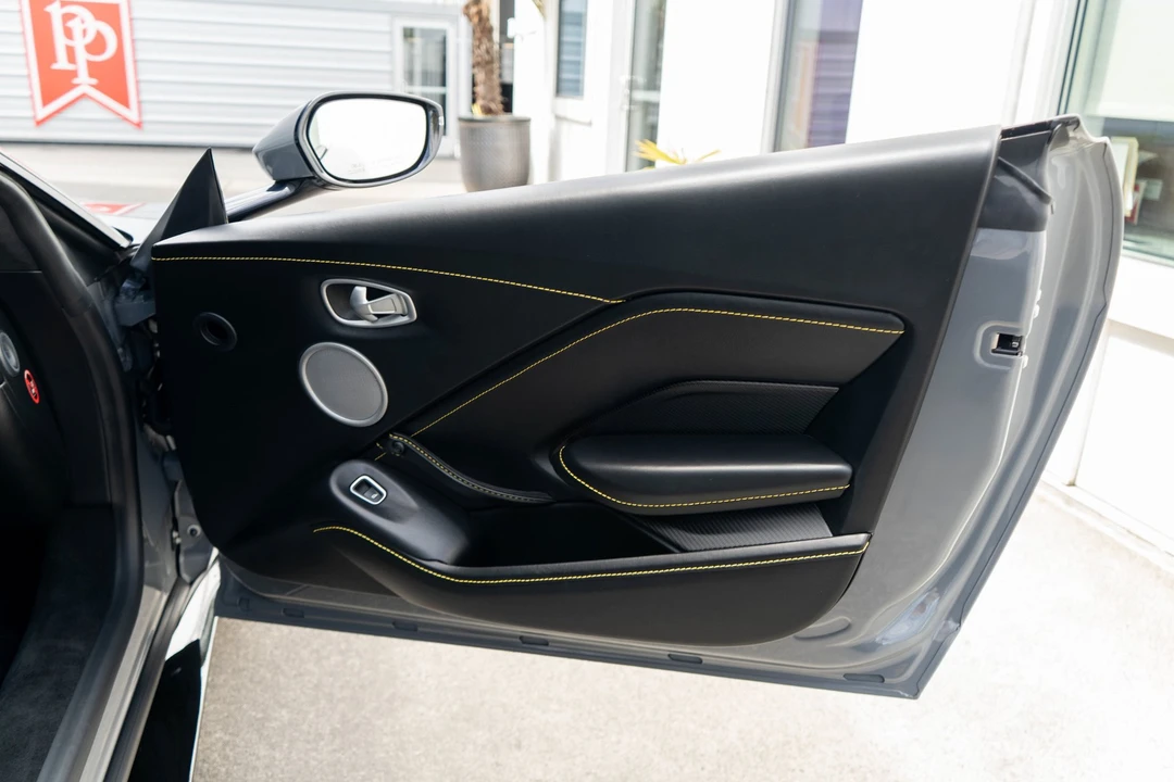 2019 Aston Martin V8 Vantage (2019+) - Image 24 of 31