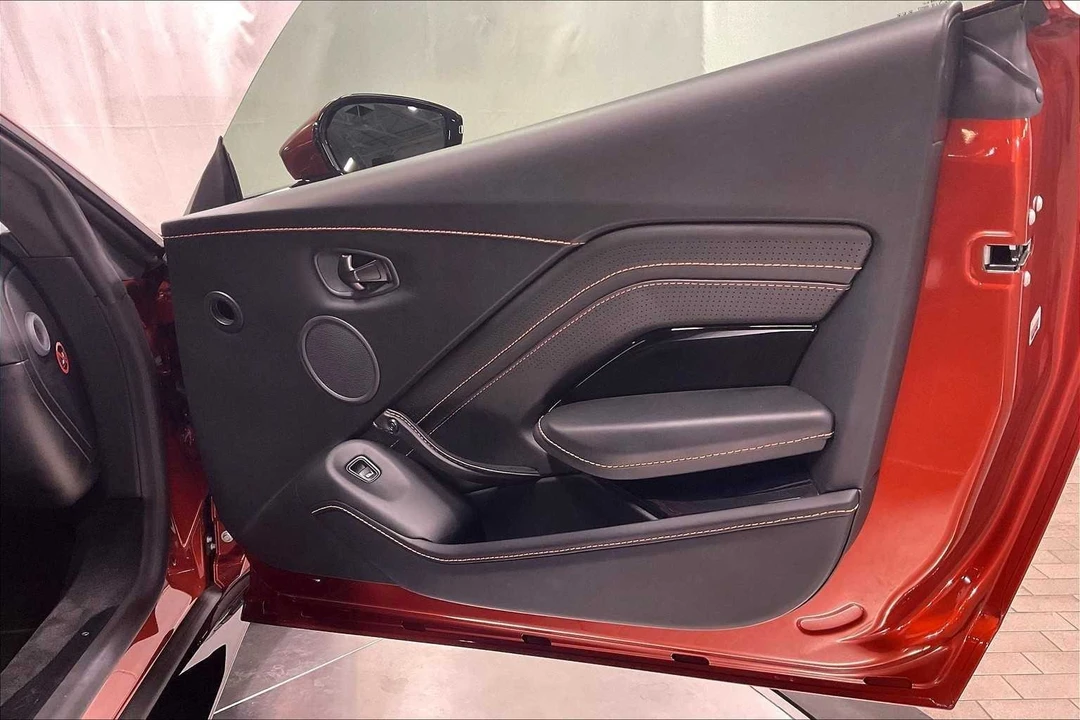 2019 Aston Martin V8 Vantage (2019+) - Image 14 of 21