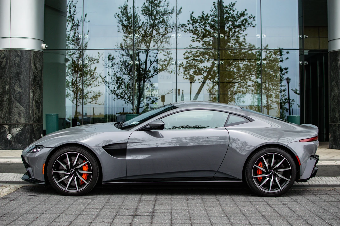 2019 Aston Martin V8 Vantage (2019+) - Image 7 of 31