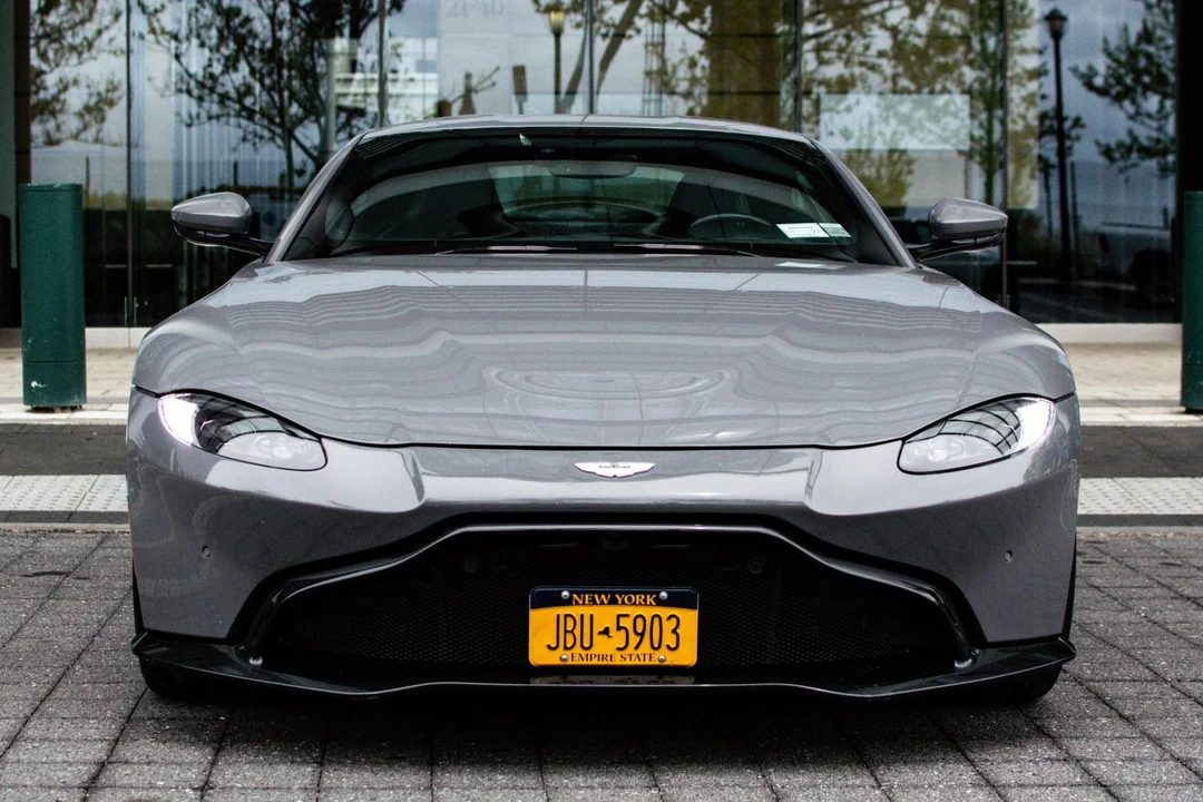 2019 Aston Martin V8 Vantage (2019+) - Image 2 of 31