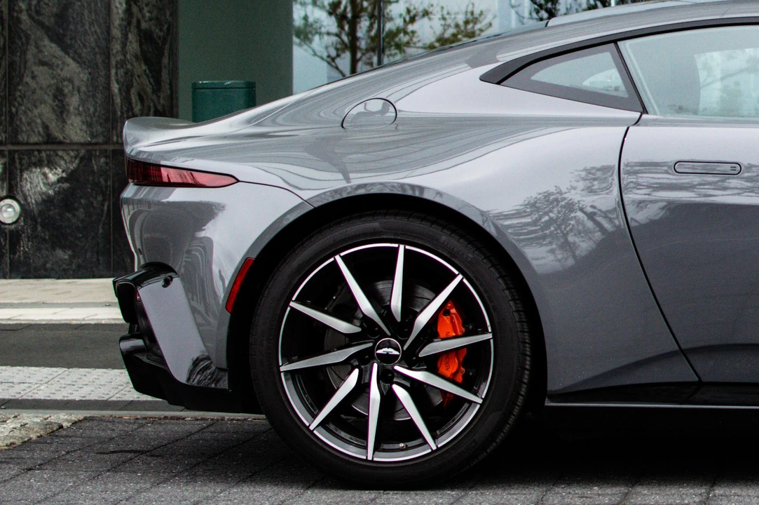 2019 Aston Martin V8 Vantage (2019+) - Image 30 of 31