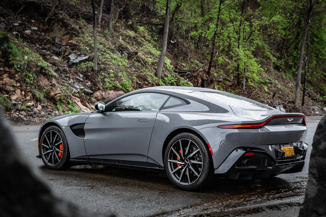 2019 Aston Martin V8 Vantage (2019+) - Image 8 of 31