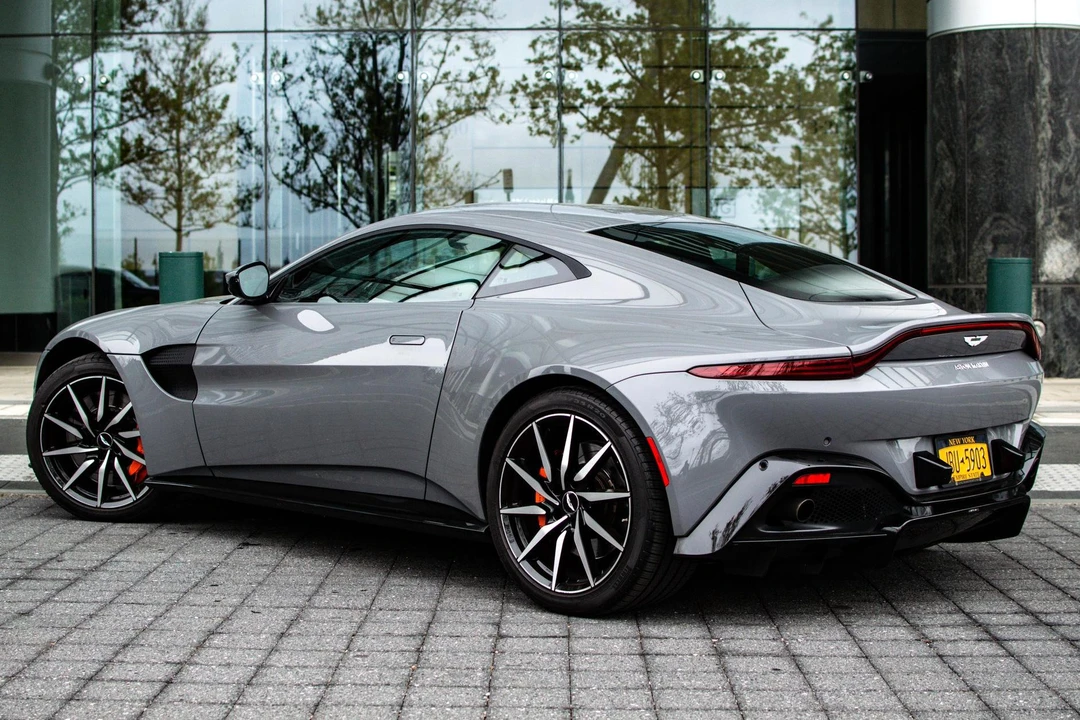 2019 Aston Martin V8 Vantage (2019+) - Image 4 of 31
