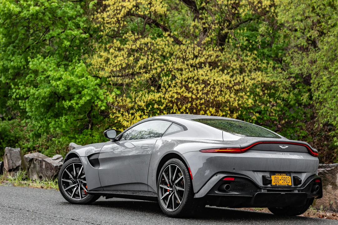 2019 Aston Martin V8 Vantage (2019+) - Image 9 of 31