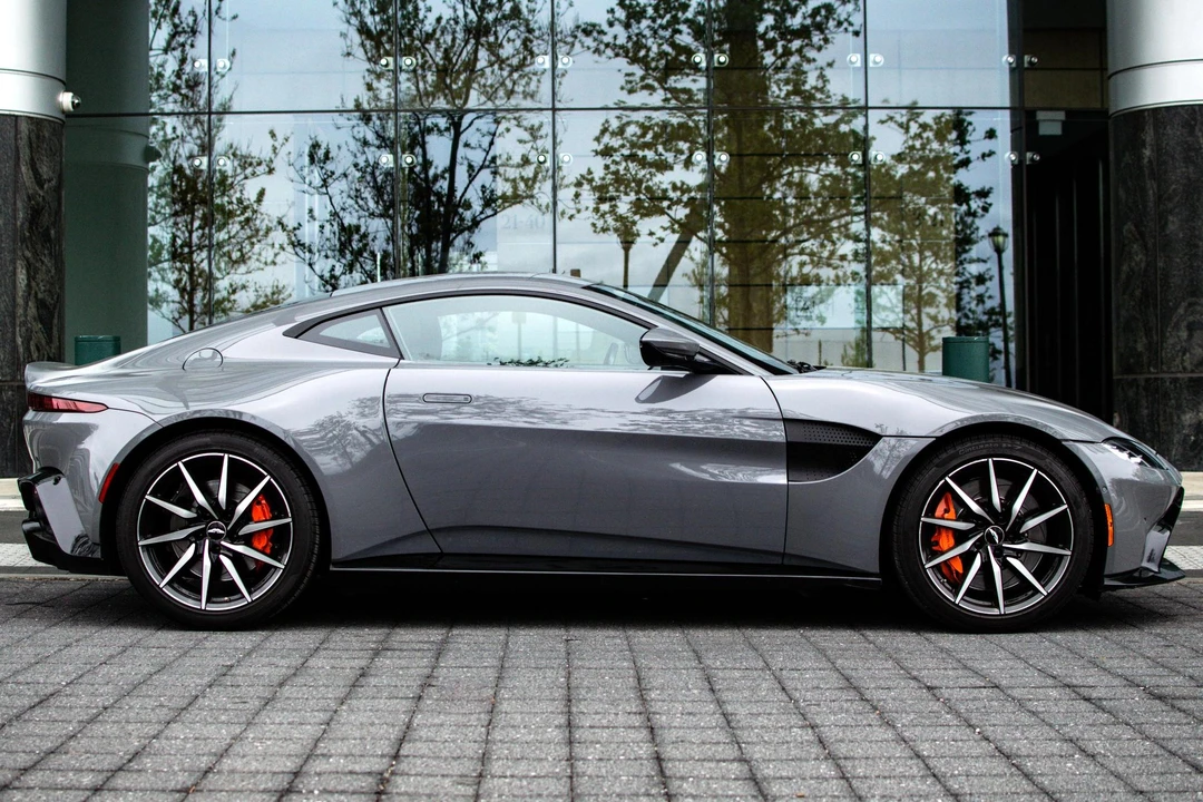2019 Aston Martin V8 Vantage (2019+) - Image 3 of 31