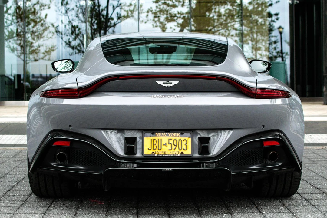 2019 Aston Martin V8 Vantage (2019+) - Image 5 of 31