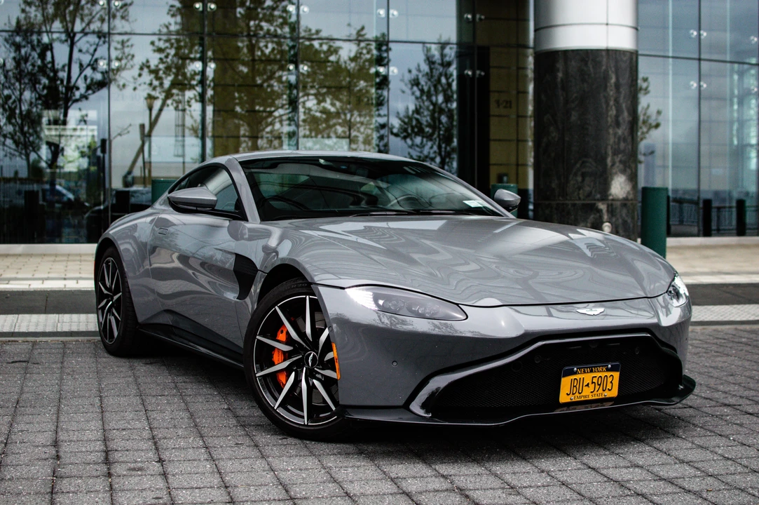 2019 Aston Martin V8 Vantage (2019+) - Image 14 of 31