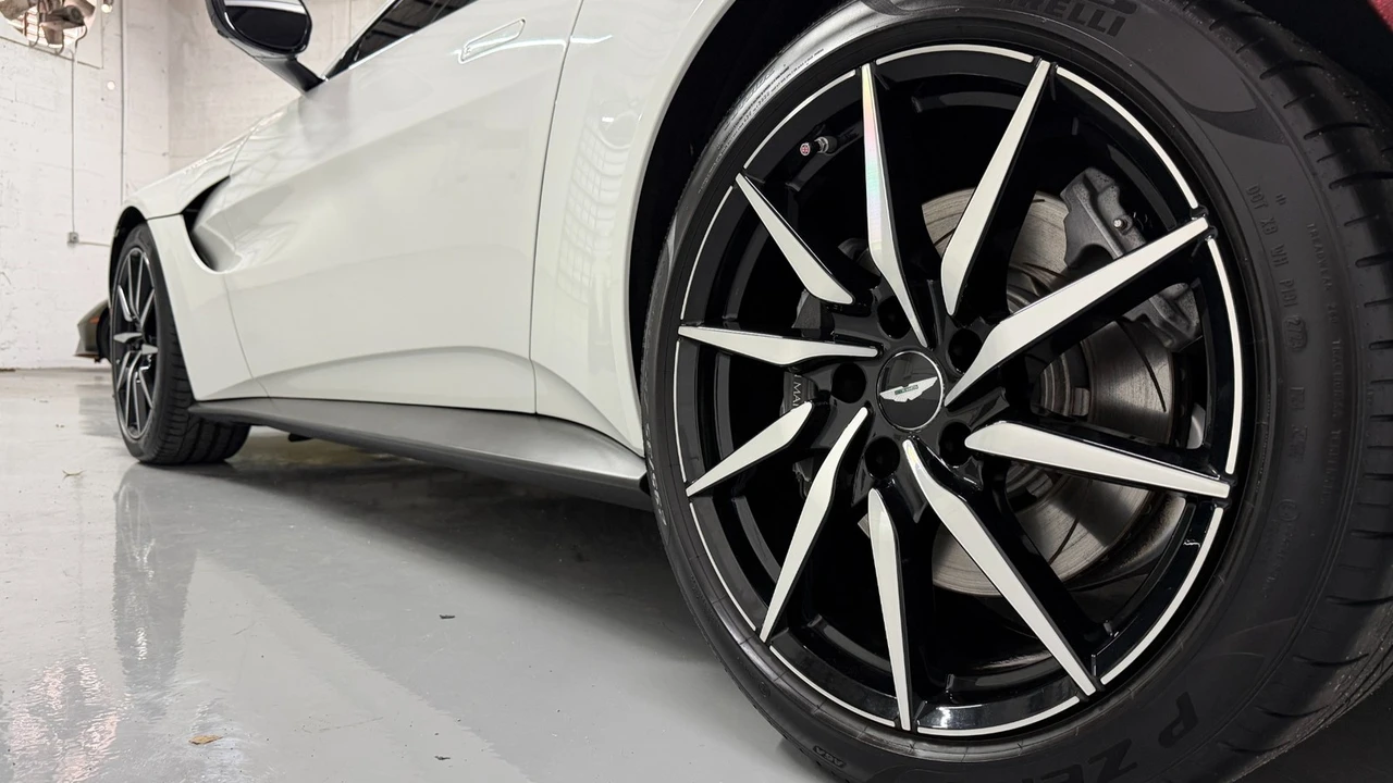 2019 Aston Martin V8 Vantage (2019+) - Image 22 of 31