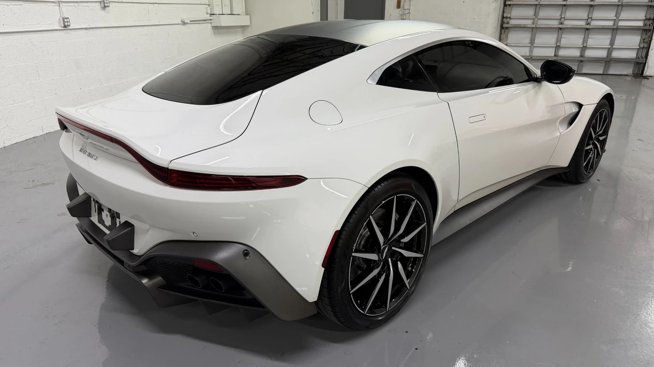 2019 Aston Martin V8 Vantage (2019+) - Image 13 of 31