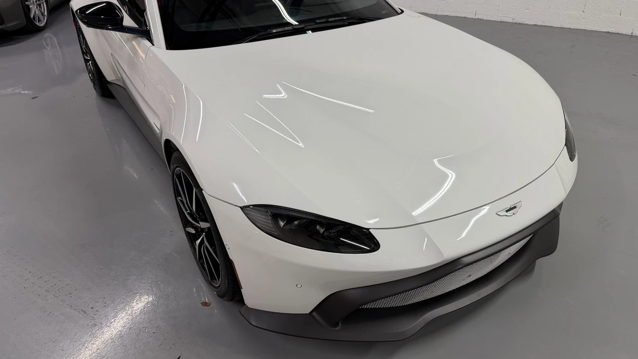 2019 Aston Martin V8 Vantage (2019+) - Image 3 of 31