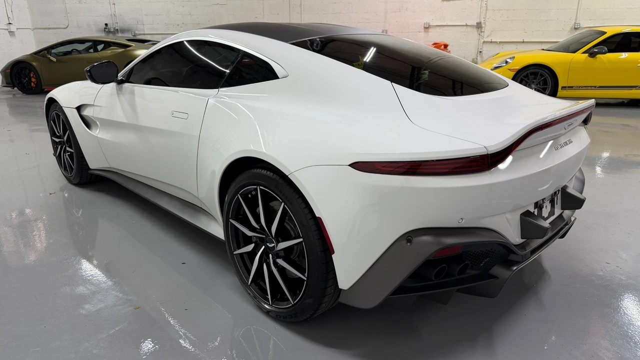 2019 Aston Martin V8 Vantage (2019+) - Image 18 of 31
