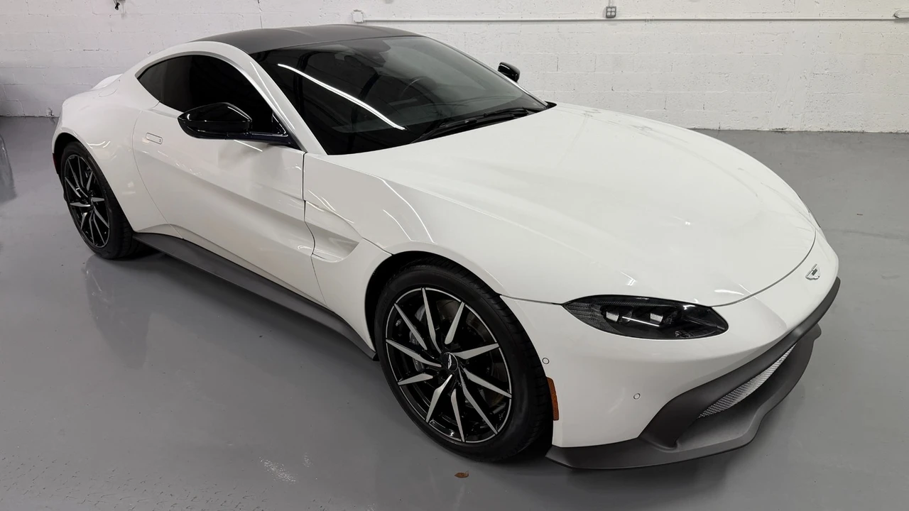 2019 Aston Martin V8 Vantage (2019+) - Image 2 of 31