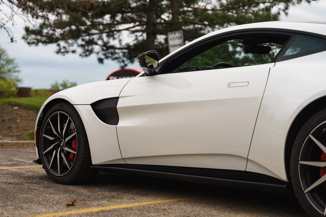 2019 Aston Martin V8 Vantage (2019+) - Image 12 of 31
