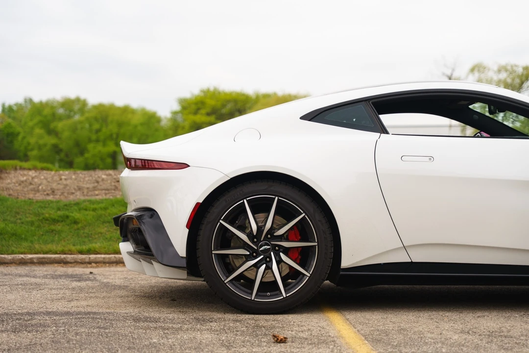 2019 Aston Martin V8 Vantage (2019+) - Image 18 of 31
