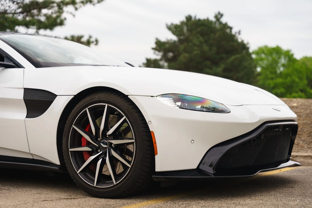 2019 Aston Martin V8 Vantage (2019+) - Image 26 of 31