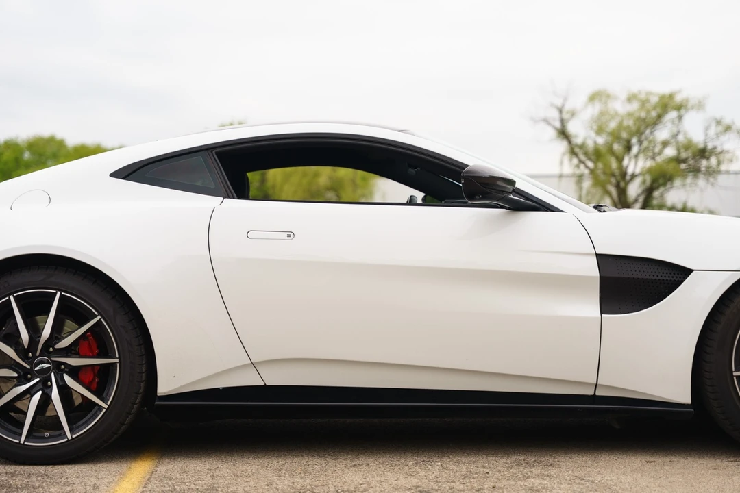 2019 Aston Martin V8 Vantage (2019+) - Image 19 of 31