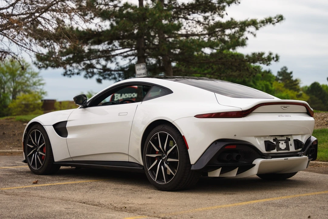 2019 Aston Martin V8 Vantage (2019+) - Image 10 of 31