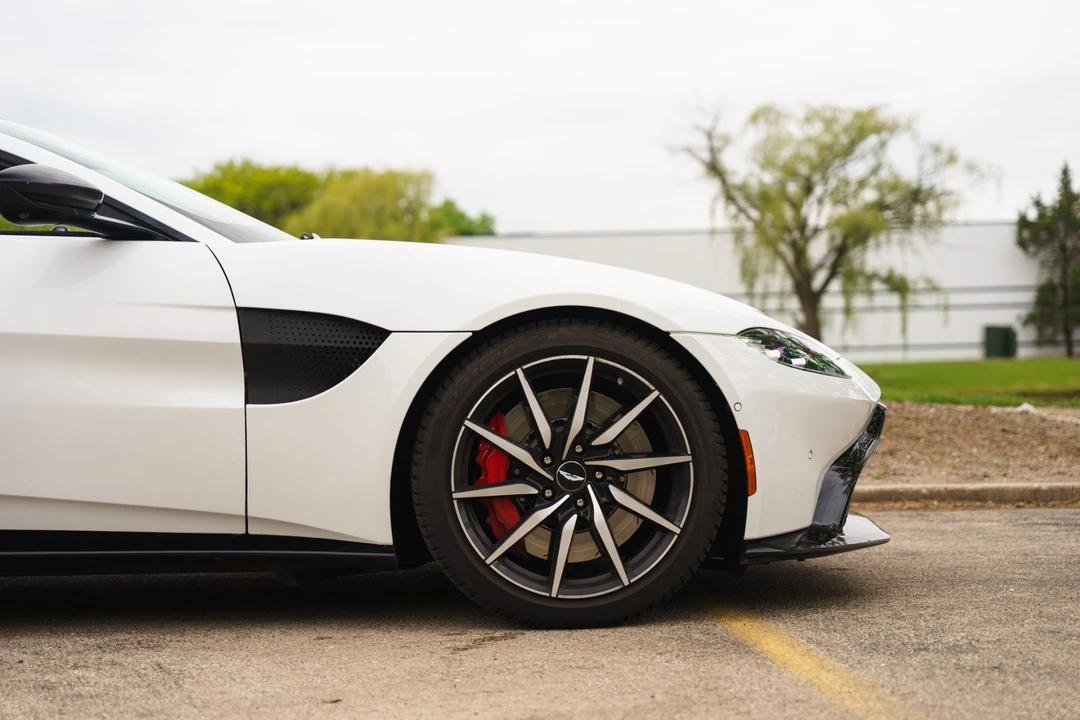 2019 Aston Martin V8 Vantage (2019+) - Image 20 of 31