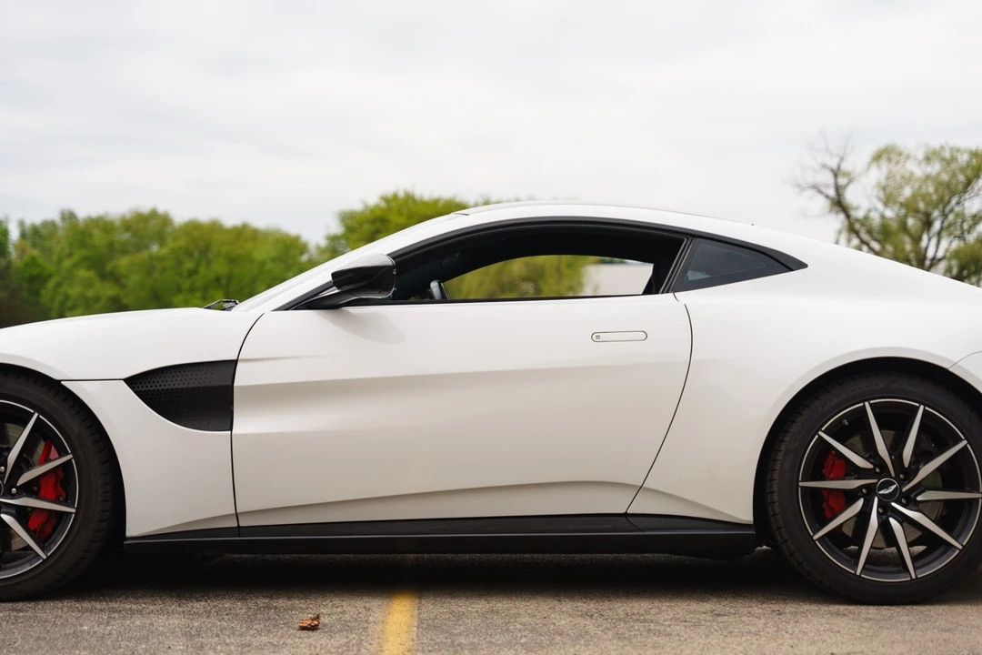 2019 Aston Martin V8 Vantage (2019+) - Image 4 of 31