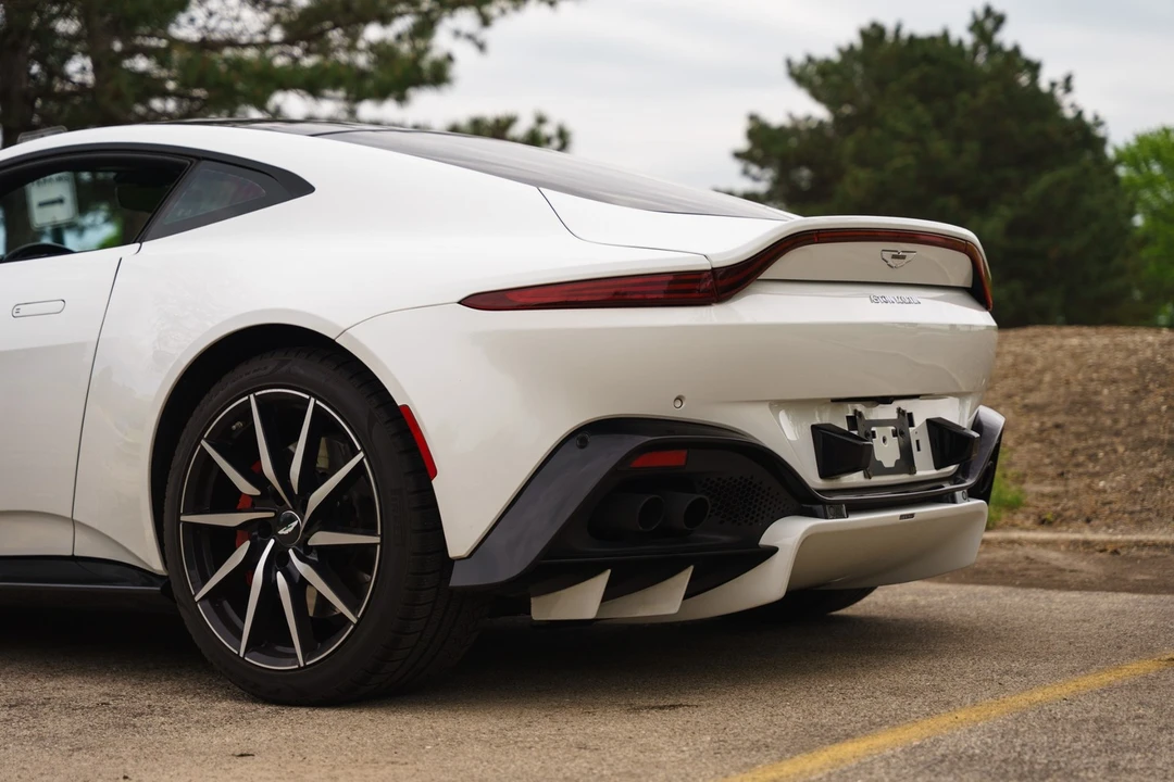 2019 Aston Martin V8 Vantage (2019+) - Image 11 of 31