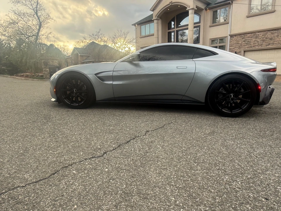 2019 Aston Martin V8 Vantage (2019+) - Image 10 of 20