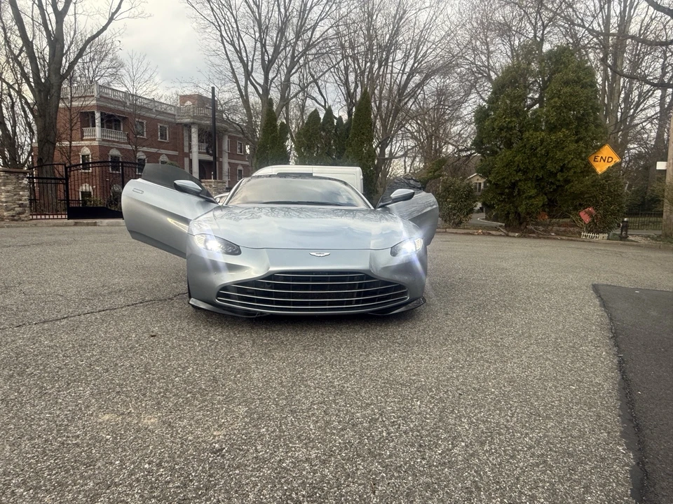 2019 Aston Martin V8 Vantage (2019+) - Image 12 of 19