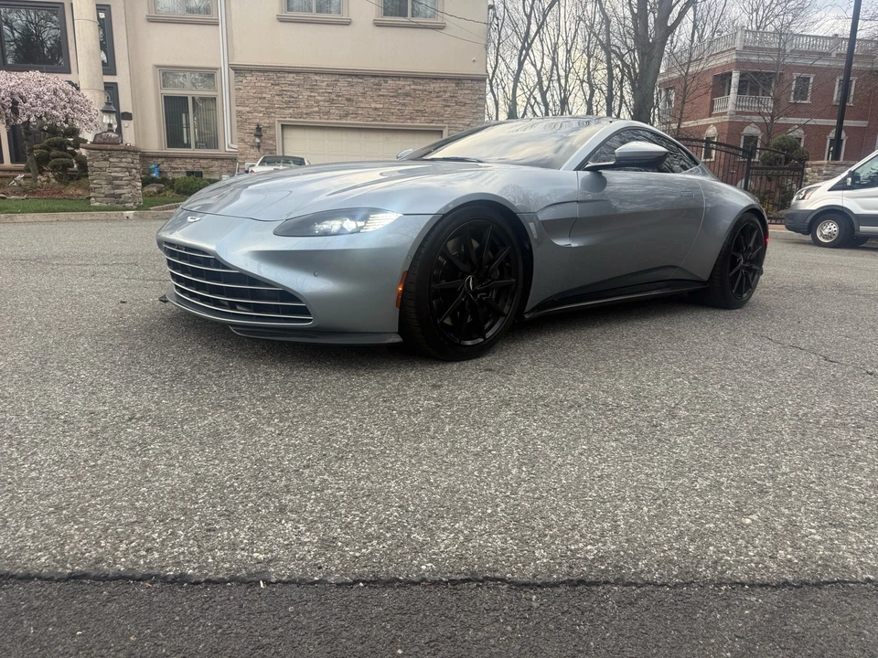 2019 Aston Martin V8 Vantage (2019+) - Image 2 of 19