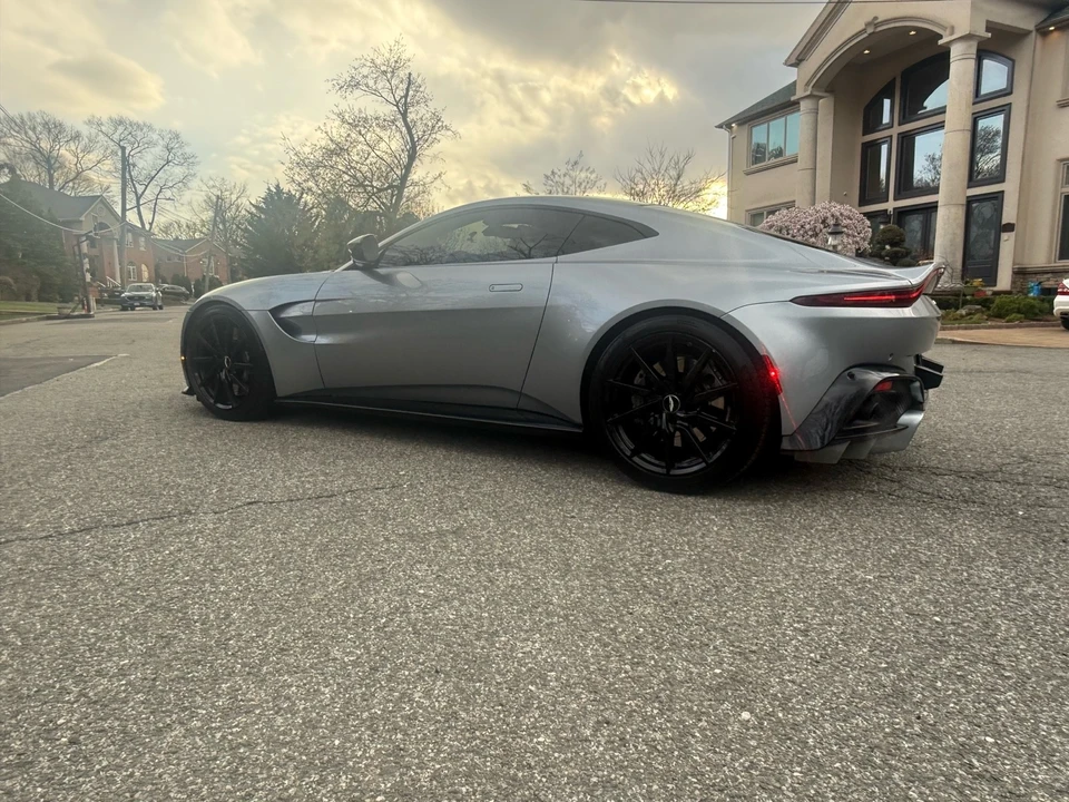 2019 Aston Martin V8 Vantage (2019+) - Image 9 of 19