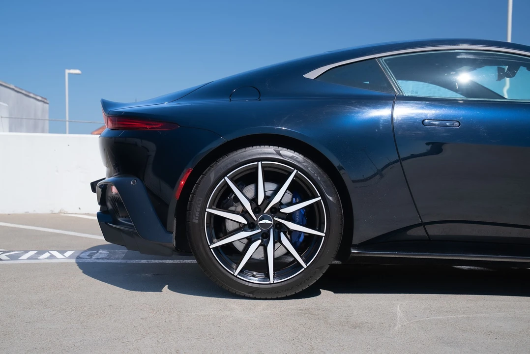 2019 Aston Martin V8 Vantage (2019+) - Image 17 of 21