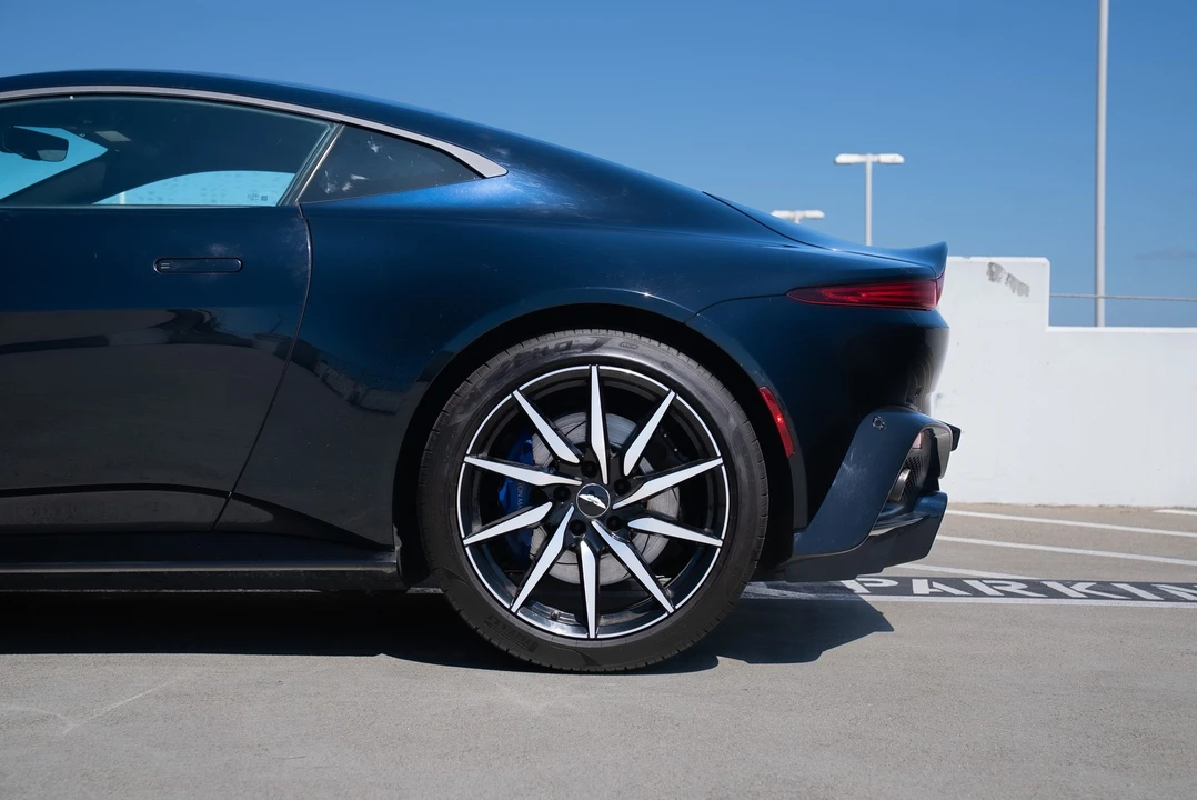 2019 Aston Martin V8 Vantage (2019+) - Image 8 of 21