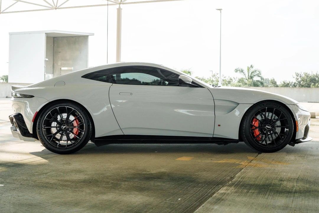2019 Aston Martin V8 Vantage (2019+) - Image 3 of 31