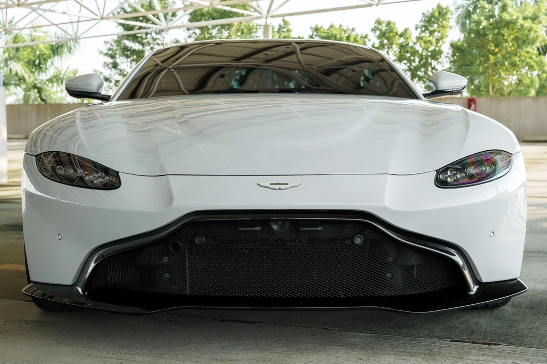 2019 Aston Martin V8 Vantage (2019+) - Image 2 of 31