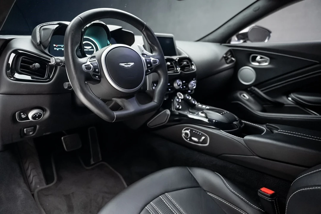 2019 Aston Martin V8 Vantage (2019+) - Image 2 of 12