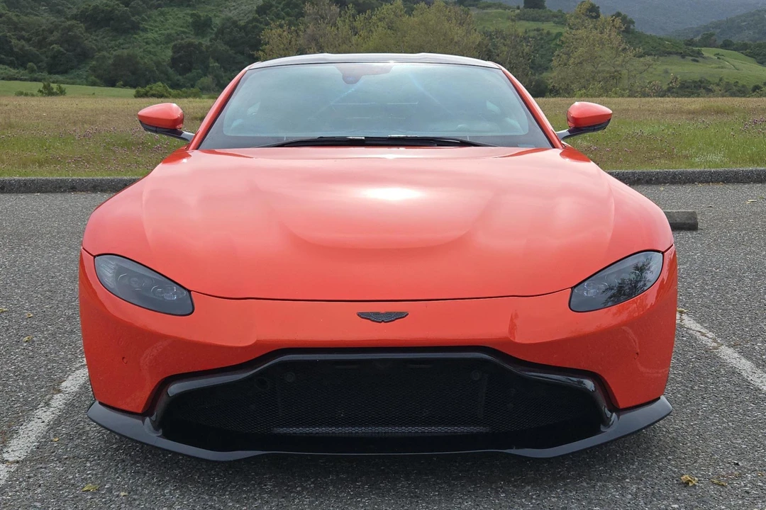 2019 Aston Martin V8 Vantage (2019+) - Image 2 of 31