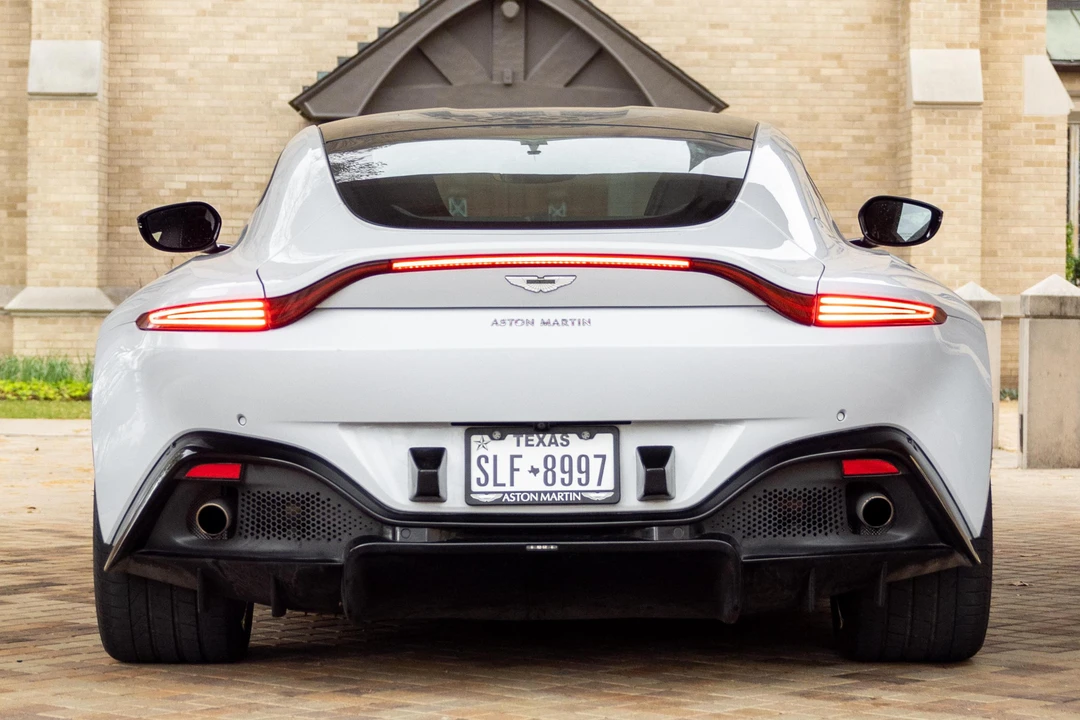 2019 Aston Martin V8 Vantage (2019+) - Image 5 of 31