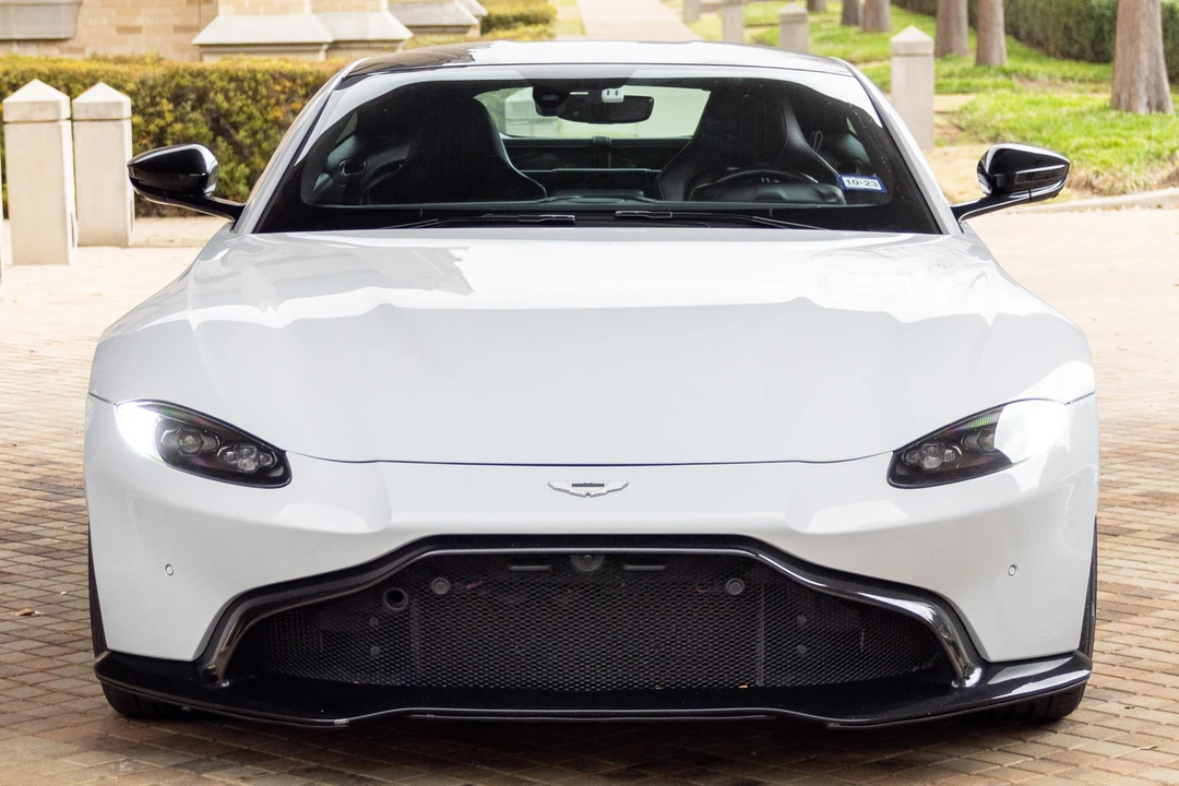 2019 Aston Martin V8 Vantage (2019+) - Image 2 of 31