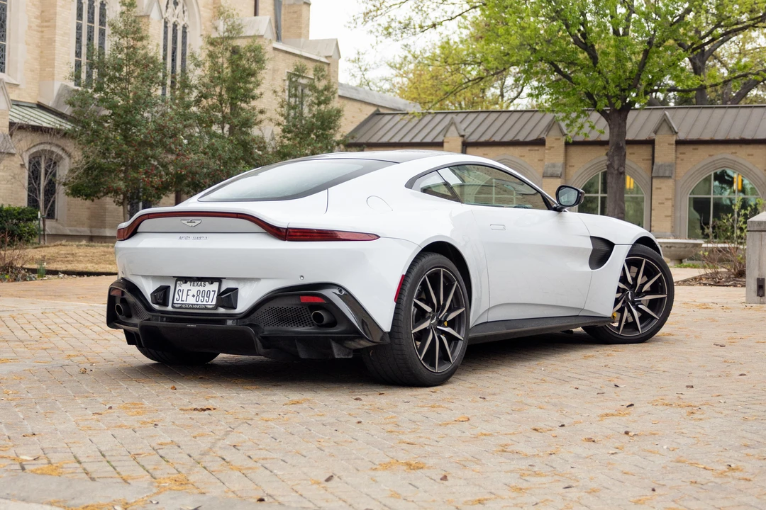 2019 Aston Martin V8 Vantage (2019+) - Image 11 of 31