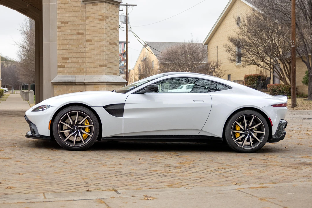 2019 Aston Martin V8 Vantage (2019+) - Image 8 of 31