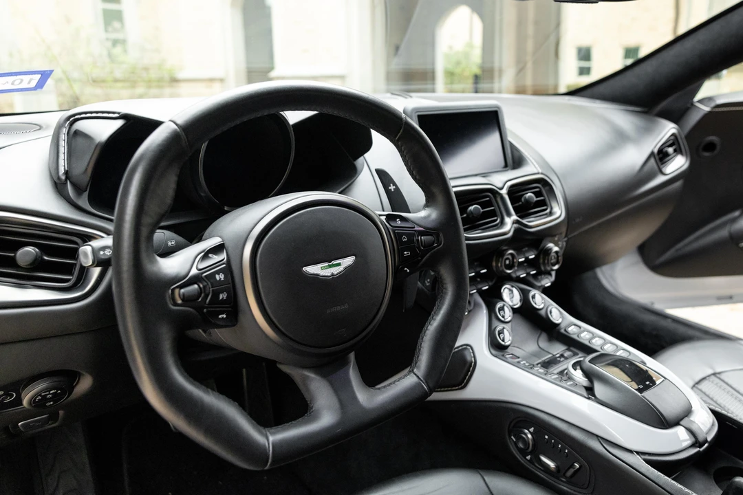 2019 Aston Martin V8 Vantage (2019+) - Image 24 of 31