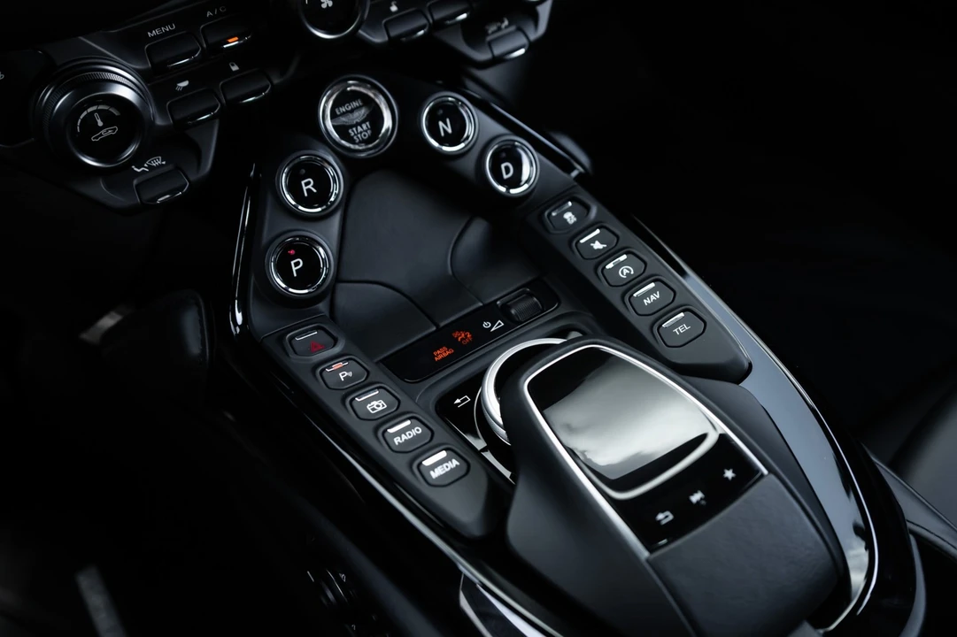 2019 Aston Martin V8 Vantage (2019+) - Image 20 of 31
