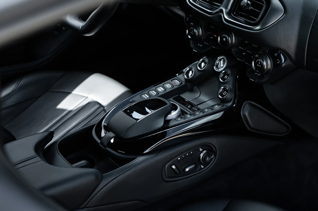 2019 Aston Martin V8 Vantage (2019+) - Image 23 of 31