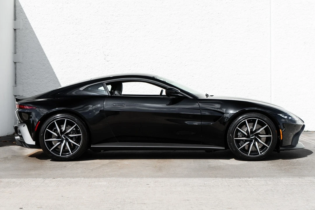 2019 Aston Martin V8 Vantage (2019+) - Image 8 of 31