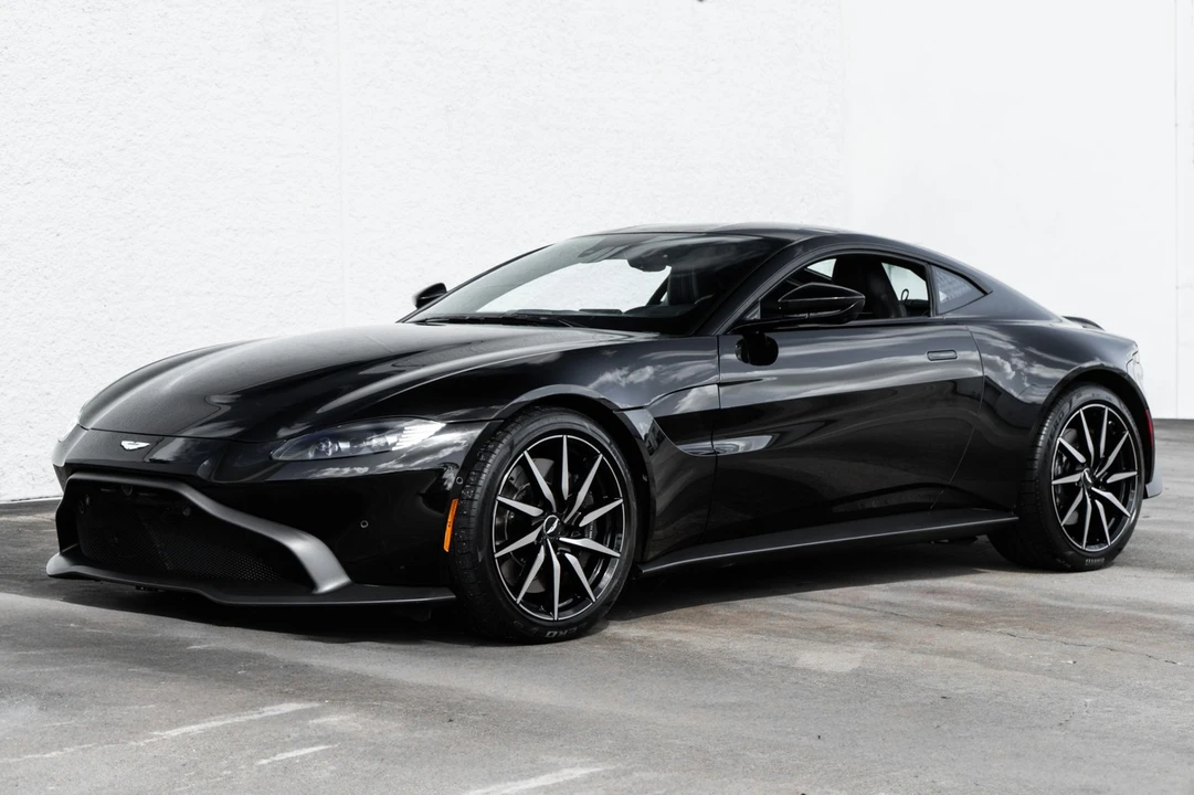 2019 Aston Martin V8 Vantage (2019+) - Image 2 of 31