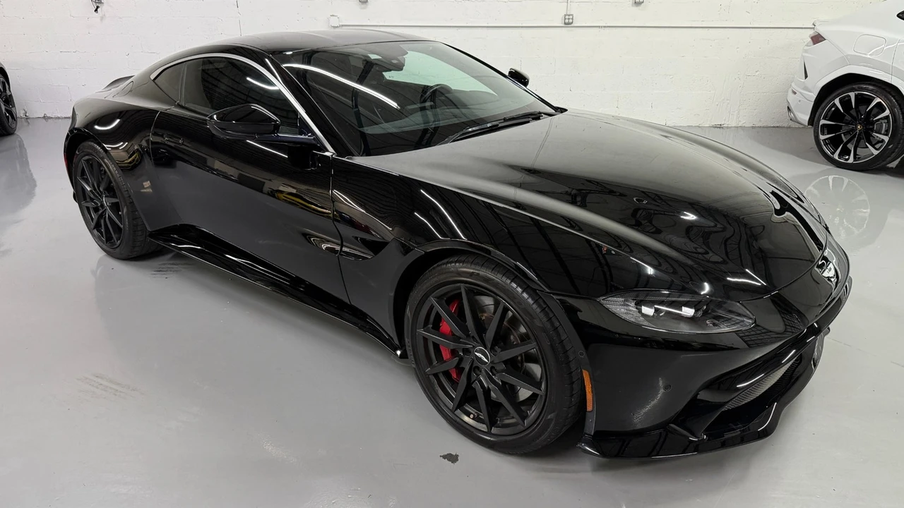 2019 Aston Martin V8 Vantage (2019+) - Image 2 of 31