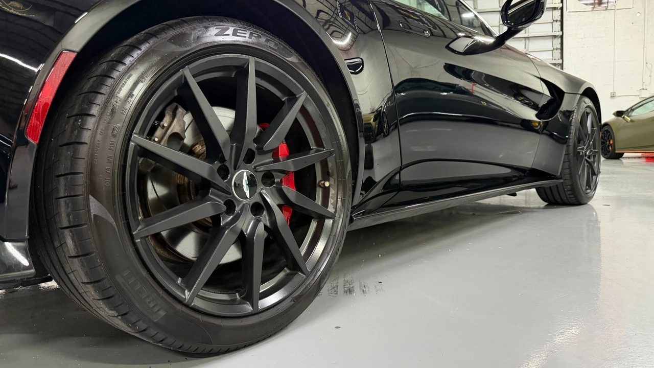 2019 Aston Martin V8 Vantage (2019+) - Image 9 of 31