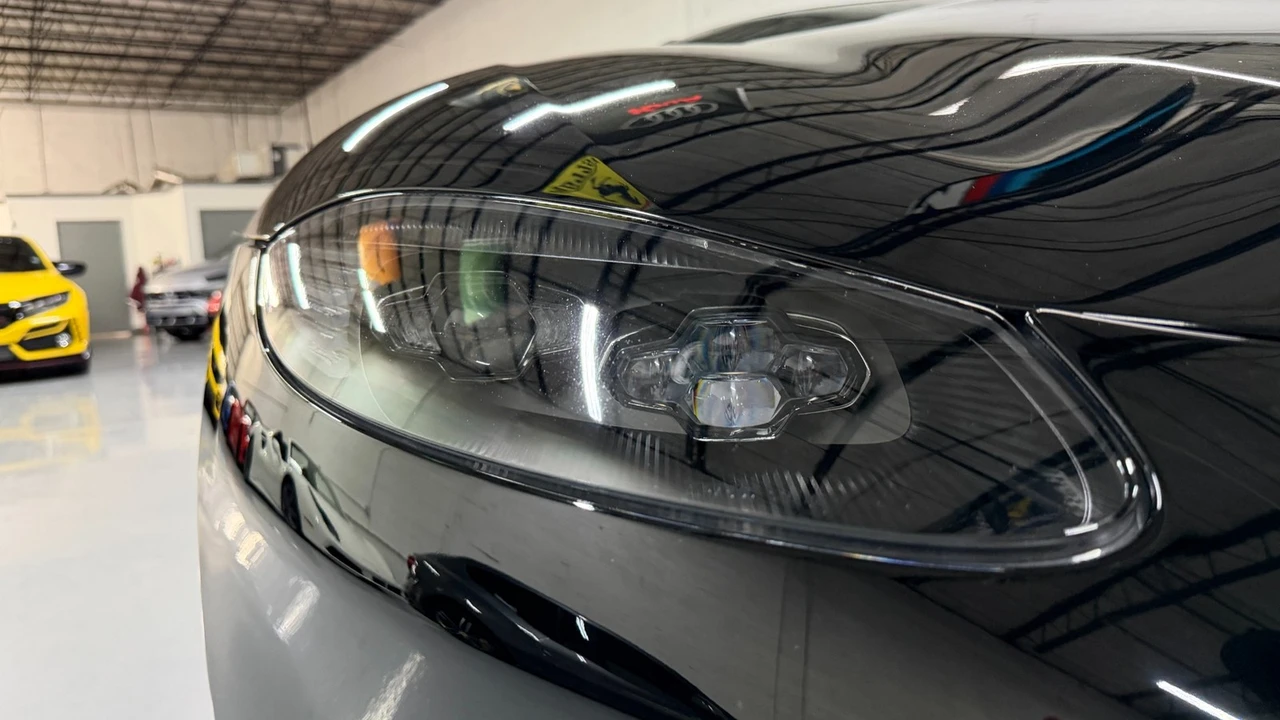 2019 Aston Martin V8 Vantage (2019+) - Image 4 of 31