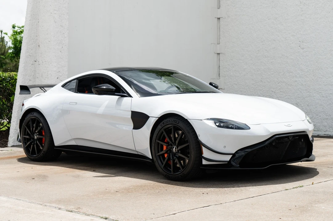2019 Aston Martin V8 Vantage (2019+) - Image 2 of 31