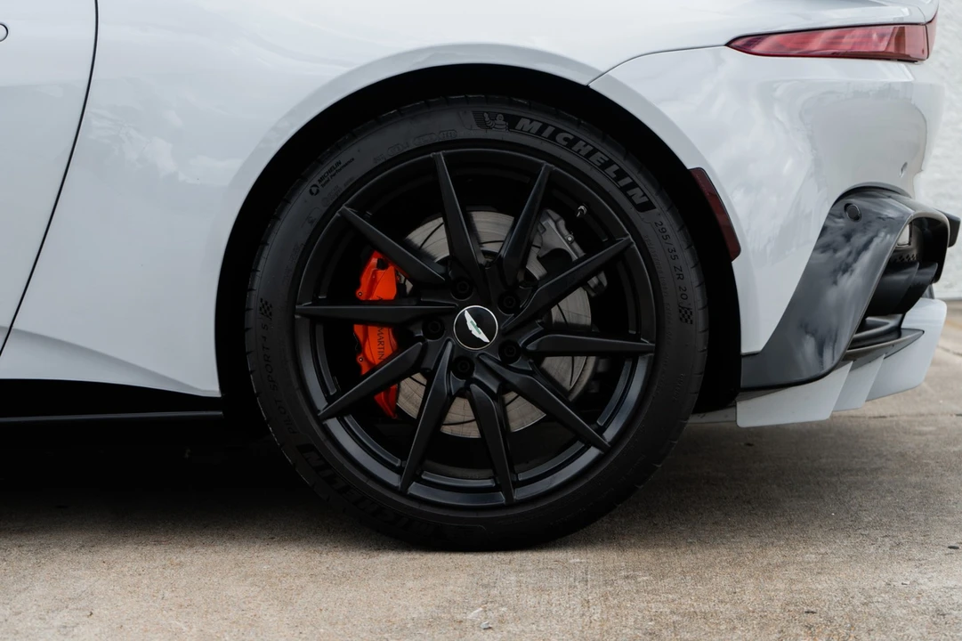 2019 Aston Martin V8 Vantage (2019+) - Image 29 of 31