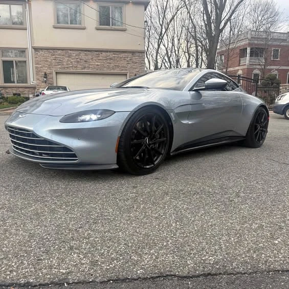 2019 Aston Martin V8 Vantage (2019+) - Image 1 of 17
