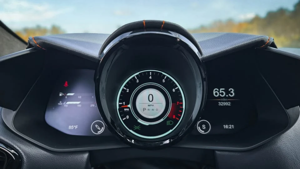 2019 Aston Martin - Image 13 of 18